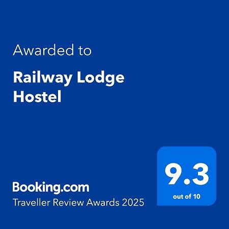 Railway Lodge Hostel ฮัตตอน ภายนอก รูปภาพ